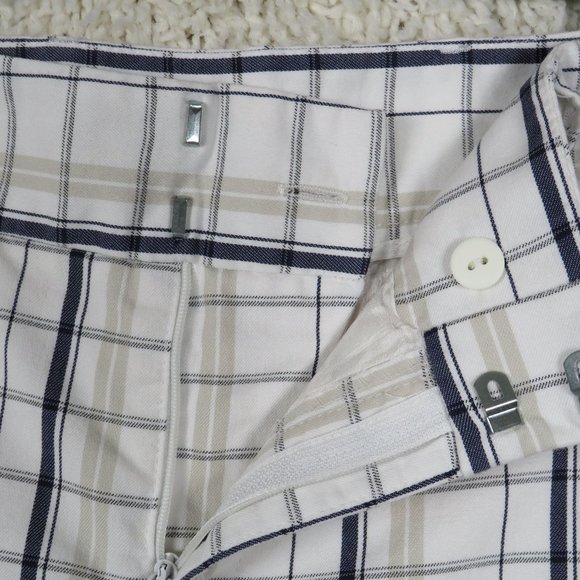 Zara Women's Zipper & Double Hook Enclosure Shorts Size Medium~ Made in Spain - Picture 3 of 8